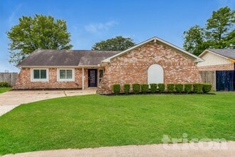 Building Photo - 7318 Foxway Ln