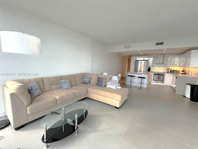 Building Photo - 1600 NE 1st Ave