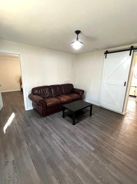 Foto del edificio - 5485 Mercedes Dr