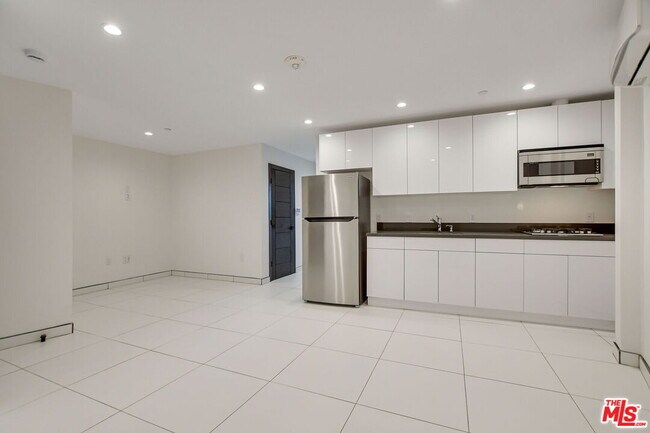 Foto del edificio - 946 S Ridgeley Dr
