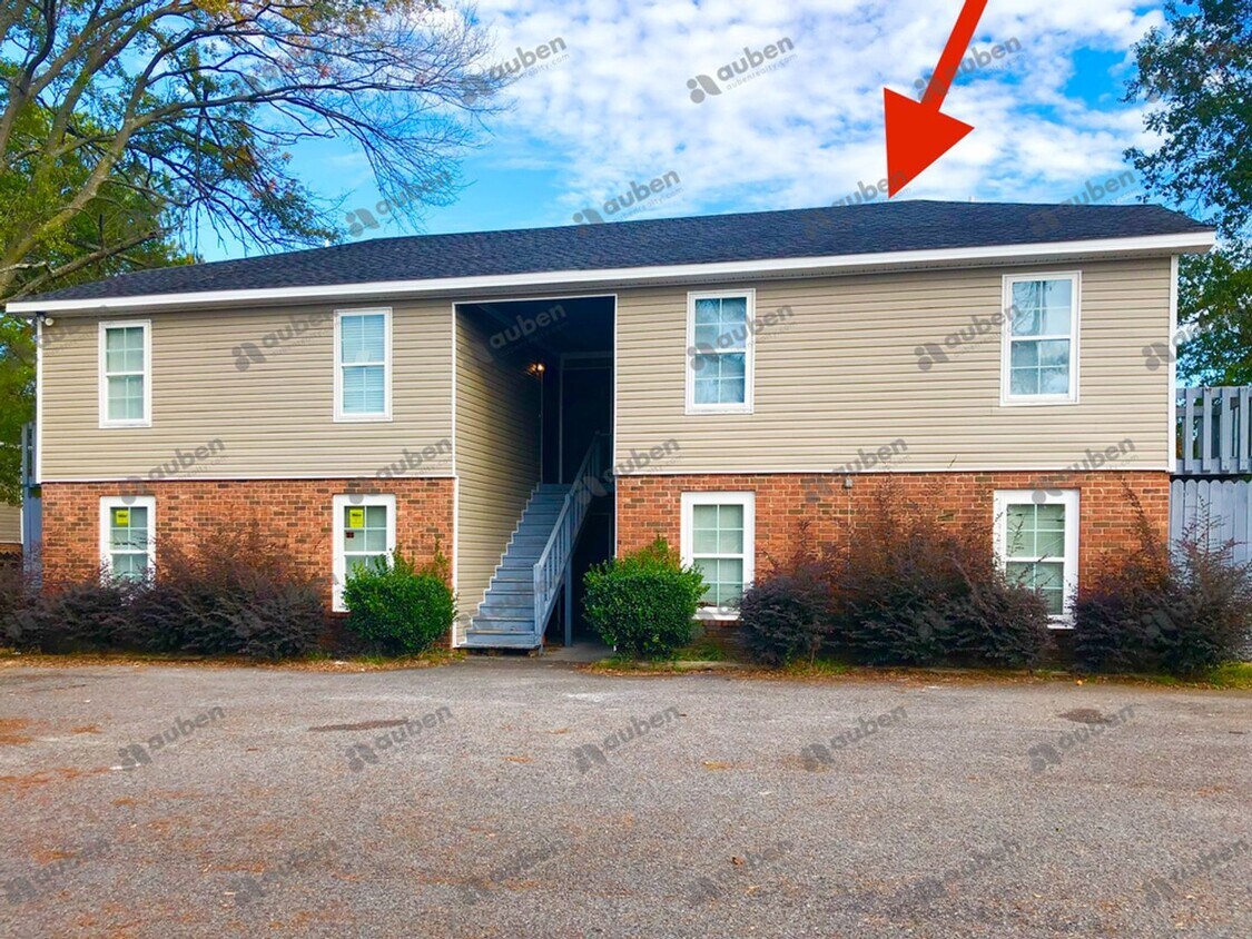 Primary Photo - $850 - 2 bed/1 bath Apartment in North Aug...