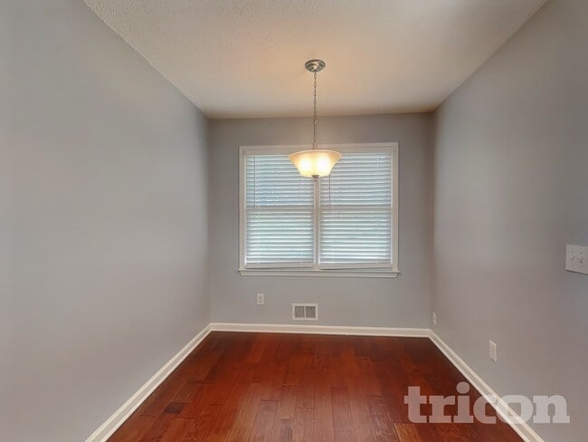 Building Photo - 244 Chastain Way