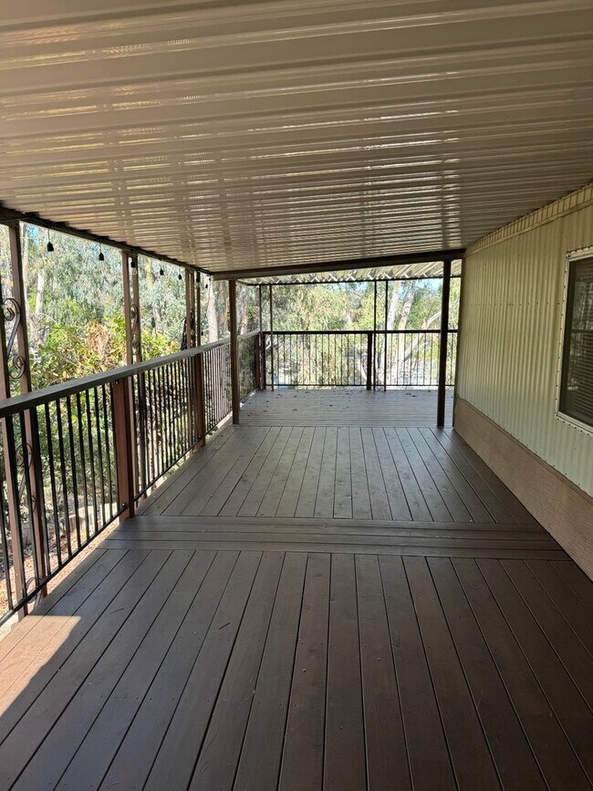 Building Photo - Enjoy Living at Lake Nacimiento