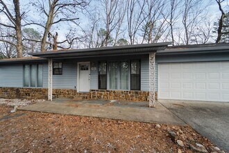 Building Photo - 68 Sierra Dr