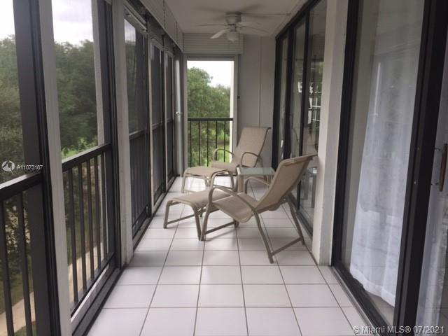 Foto del edificio - 7819 Lakeside Blvd