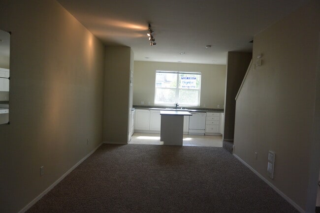Building Photo - 714 SE Fairwinds Loop
