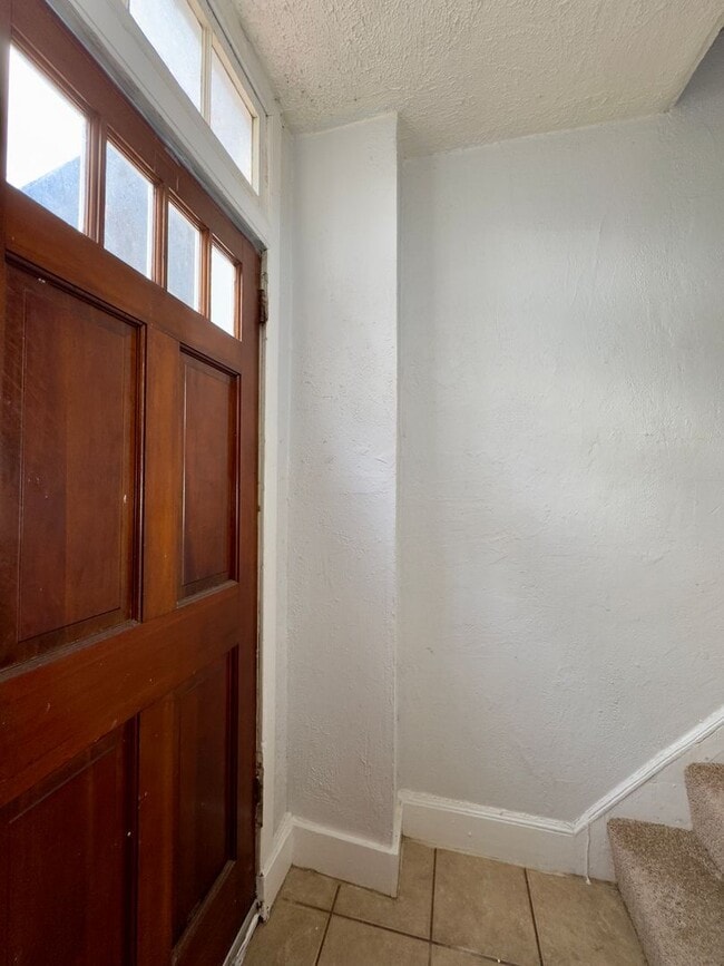 Building Photo - $500 OFF 1ST MONTH-3Bed/2Bath Townhome in Historic Ridgley Delight!