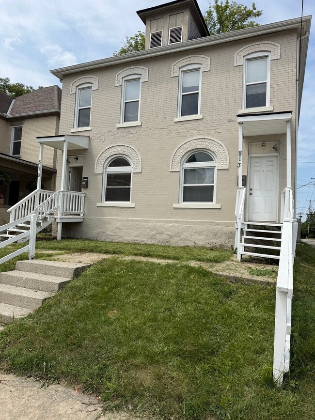 Building Photo - 815 Wilson Ave