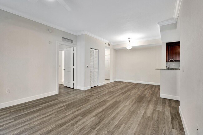 Foto del edificio - 1660 Renaissance Commons Blvd