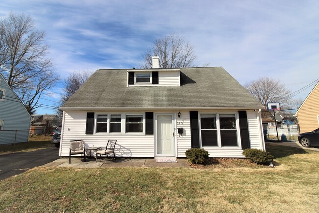 Building Photo - 579 Doloro Dr