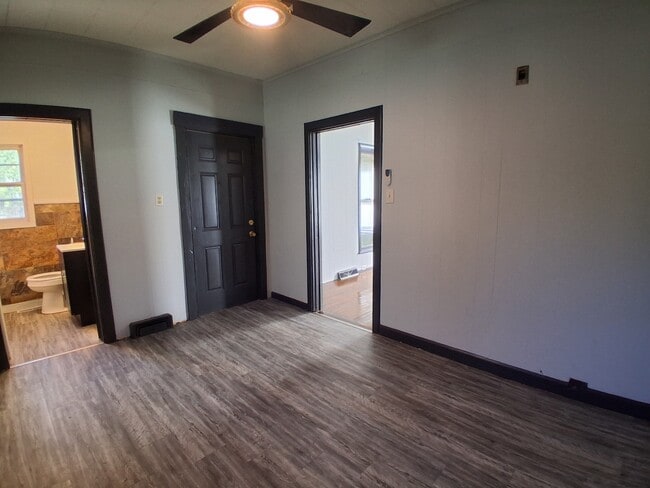 Building Photo - 35 Griffin-S