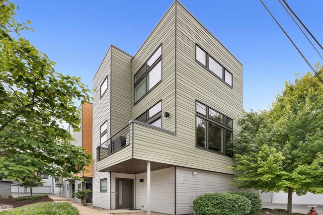 Building Photo - Beautiful Furnished 1 bedroom unit in Fair...