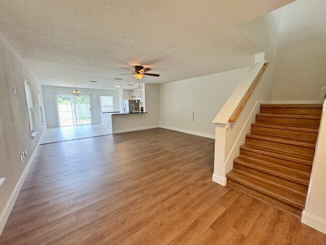 Foto del edificio - Tuscany Village 3BR/2.5BA Townhome with ga...