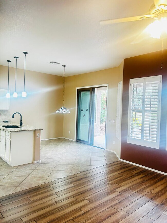 Foto del edificio - 2 bedroom with den in 55+ community
