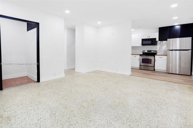 Foto del edificio - 1528 NE 145th St