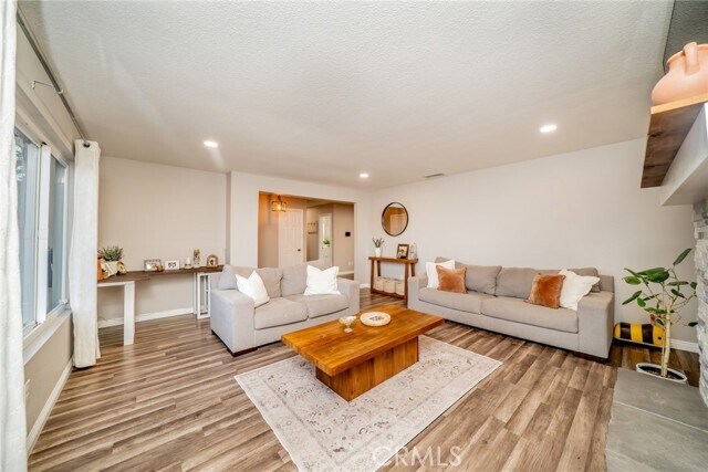 Building Photo - 4659 Crestview Dr
