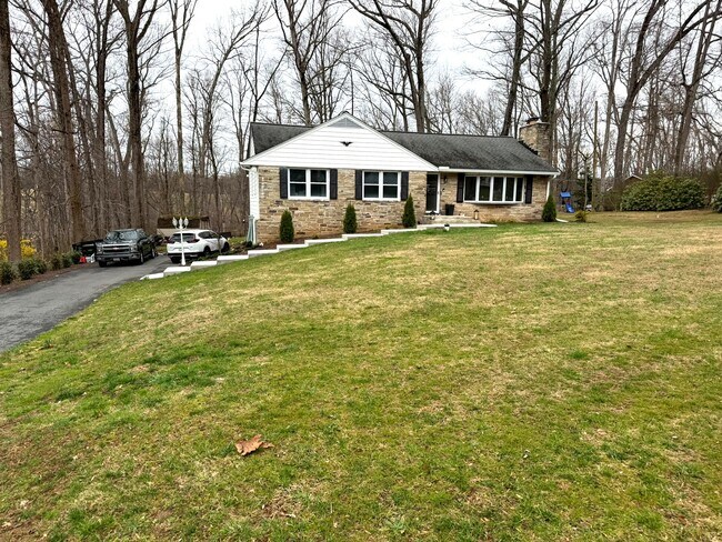 Foto del edificio - 2119 Oaklyn Dr