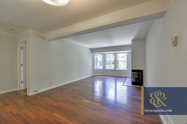 Building Photo - 1380 Greenwich St
