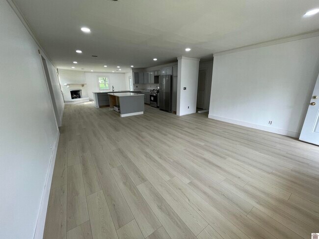 Foto del edificio - 160 Kimberly Dr