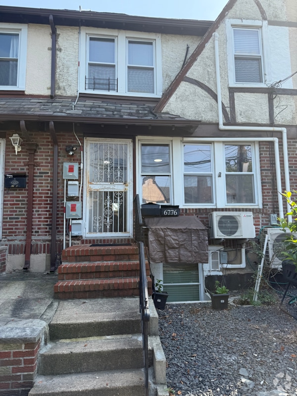 Building Photo - 67-76 Dartmouth St
