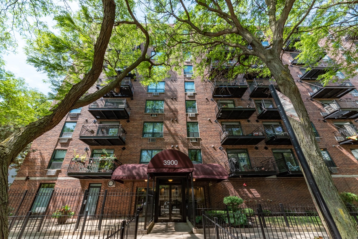 Foto principal - 3900 N Pine Grove Ave