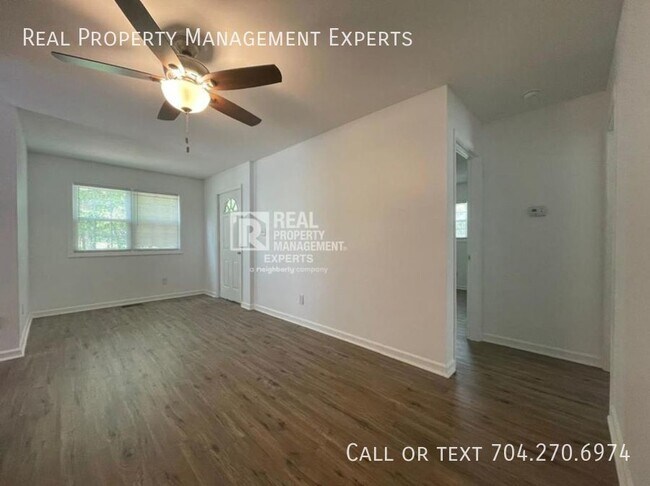 Building Photo - Ready to Move-In 3 Bed 1bath in Matthews!