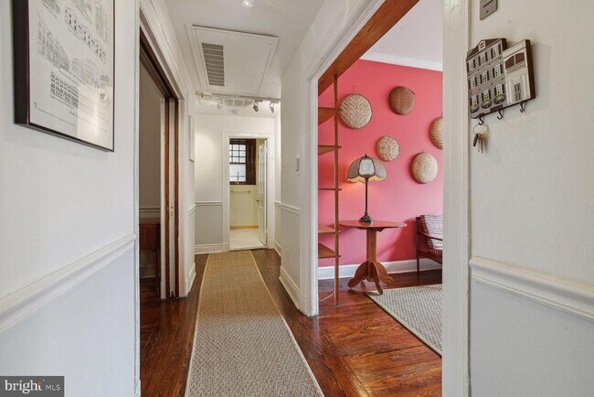 Foto del edificio - 3020 Dent Pl NW