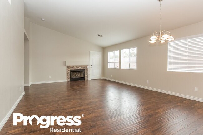 Building Photo - 4565 Savin Cir