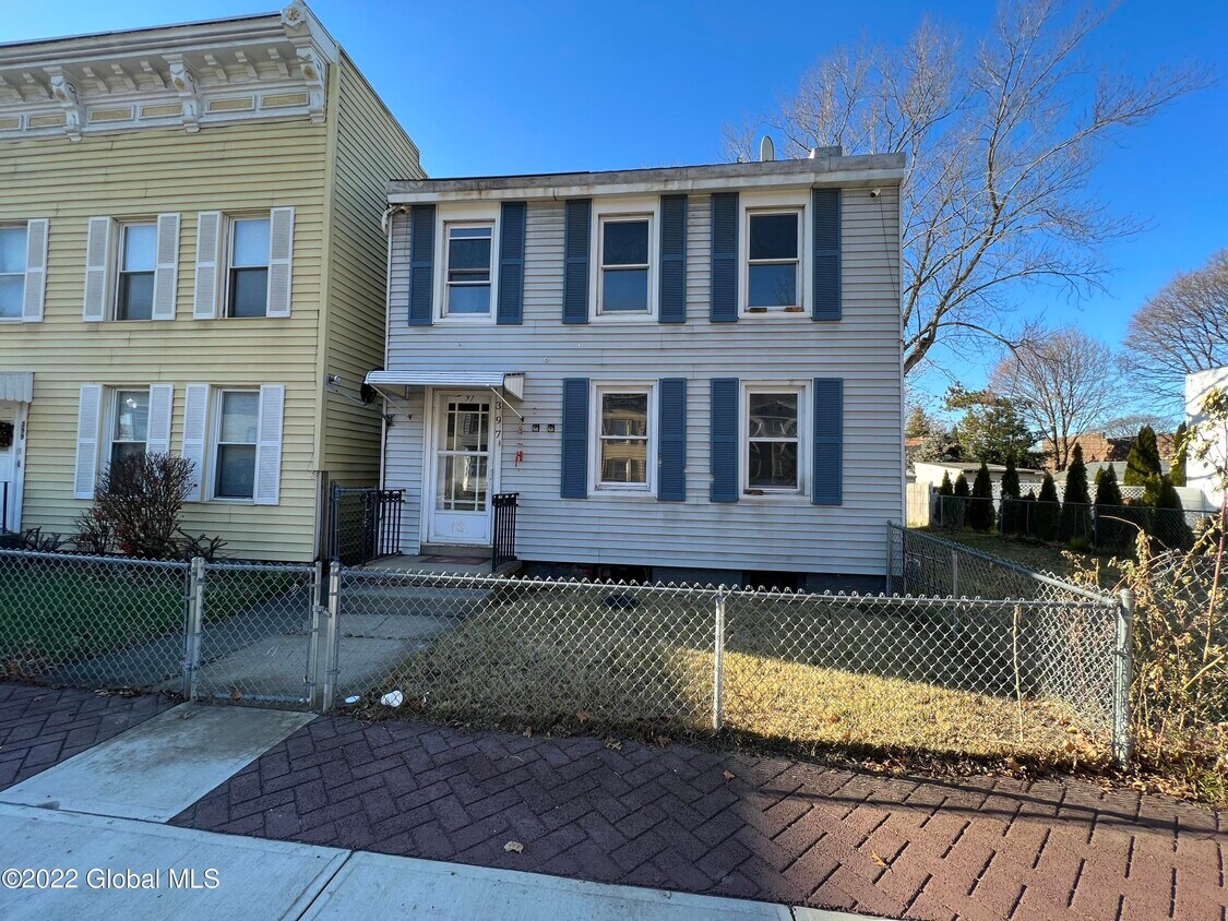 Primary Photo - 397 4th St