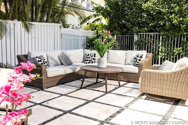 Foto del edificio - 222 N Tradewinds Ave