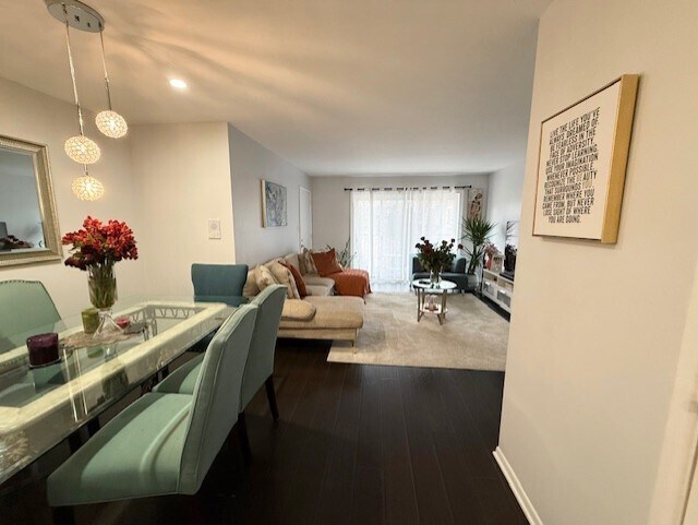 Foto del edificio - 9430 Bay Colony Dr