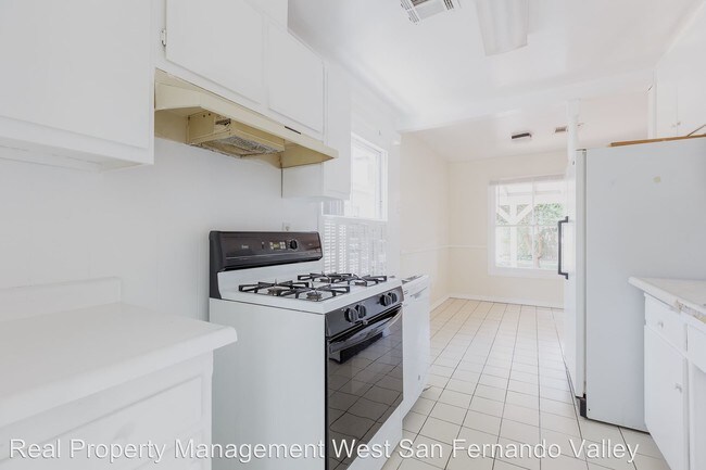 Foto del edificio - 4 br, 2 bath House - 8209 Jamieson Ave