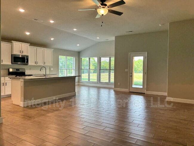Foto del edificio - 7545 McCormick Dr