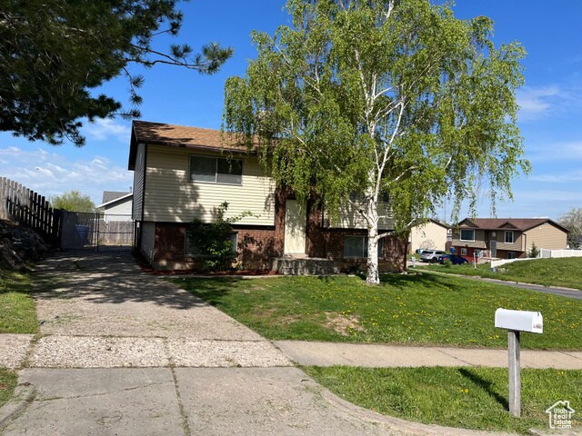 Primary Photo - 1221 E Ave