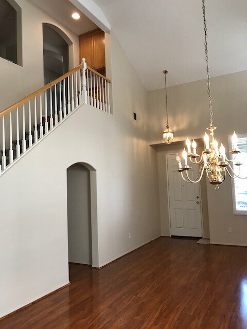 Foto del edificio - Newbury Park 4+3 on cul-de-sac w/lots of community amenities!