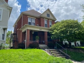 Building Photo - 329 W 8th Ave