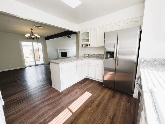 Foto del edificio - Turnkey 3-Bedroom Home with Modern Upgrade...