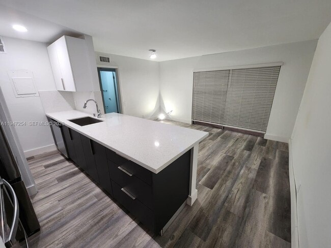 Foto del edificio - 4545 Treehouse Ln