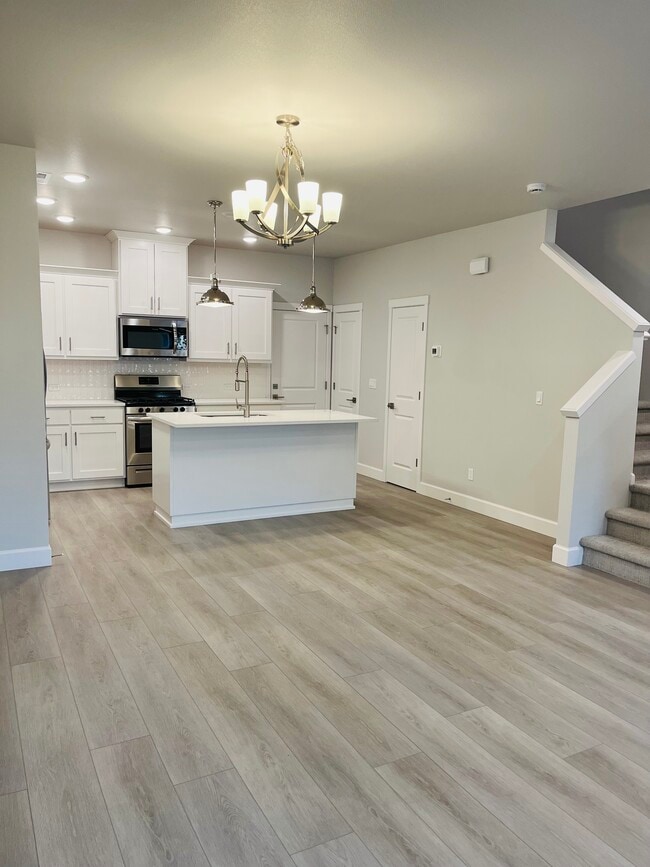 Building Photo - 8206 SE Leafhopper St Building Photo - 8206 SE Leafhopper St