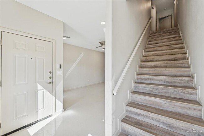 Foto del edificio - 15 Olympia Ave