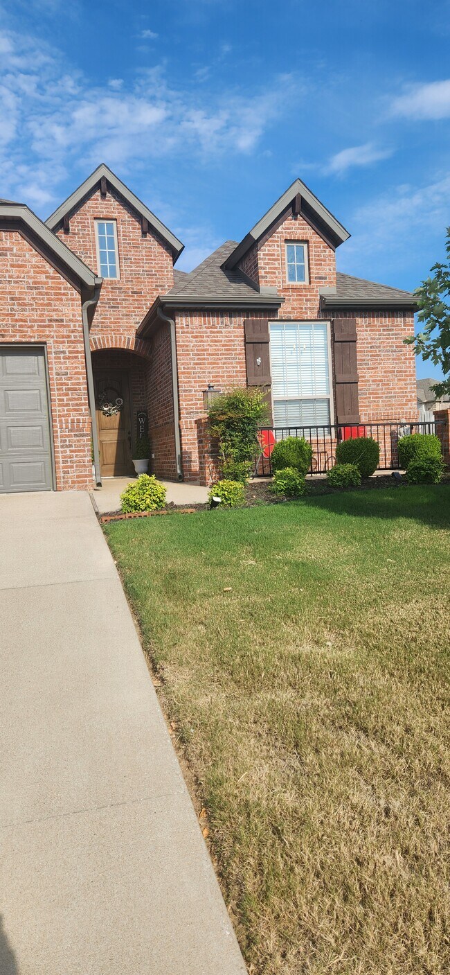 Building Photo - 506 Red Rock Cir