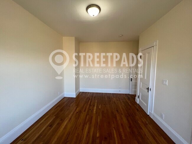 Foto del edificio - 504 Beacon St