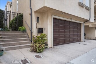 Building Photo - 807 Crest Dr