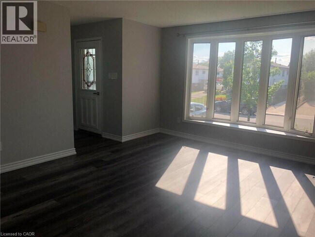 Photo du bâtiment - 29 Birchcliffe Crescent