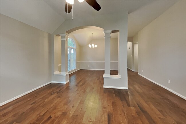 Building Photo - 7031 Echo Pines Dr