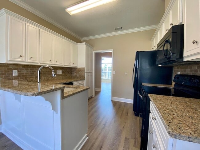Foto del edificio - 4858 Somerset Dr