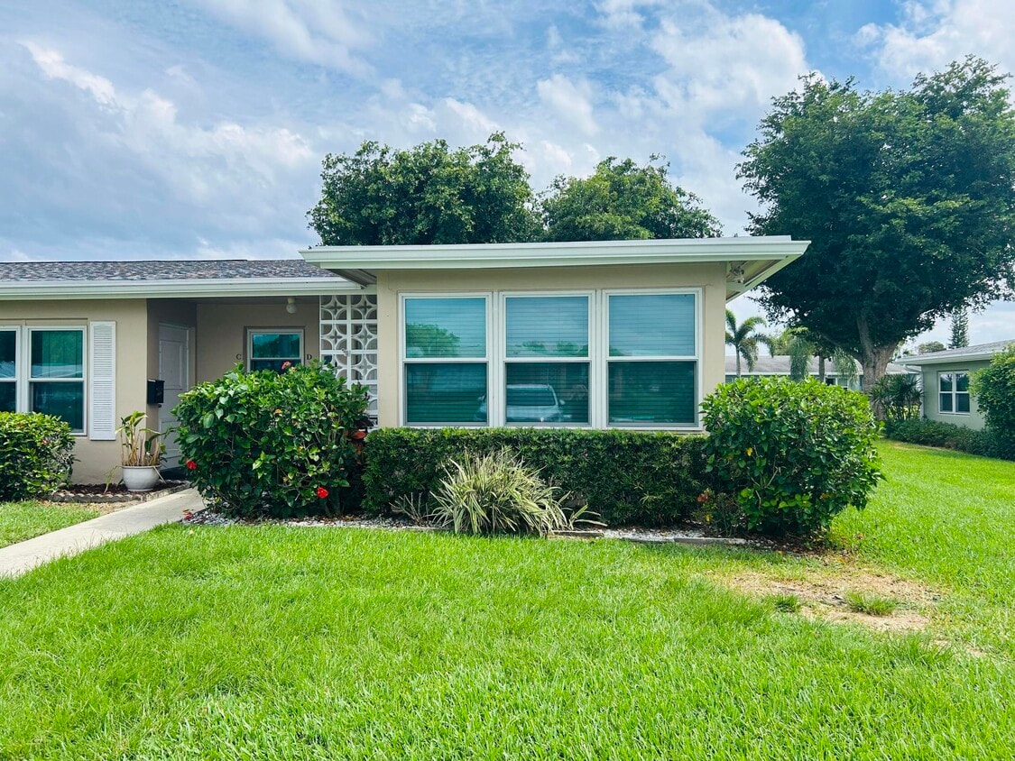 Foto principal - 250 High Point Blvd