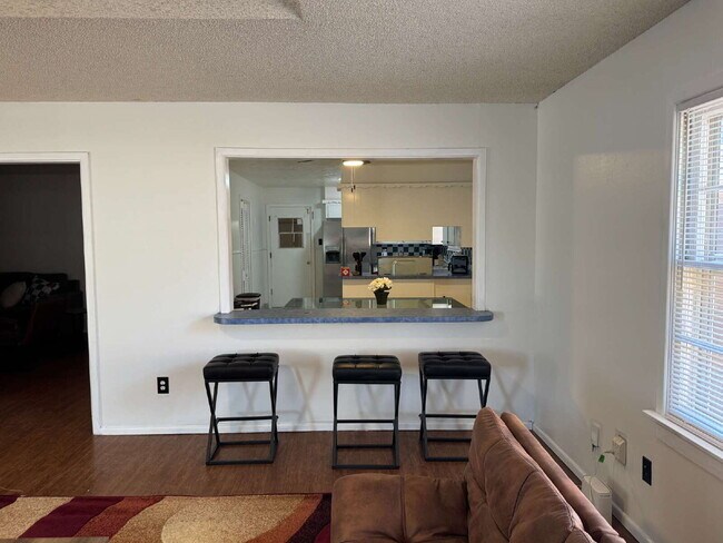 Foto del edificio - Bedroom Available. ALL BILLS PAID. FURNISHED