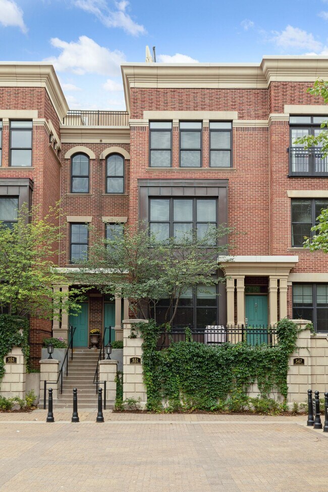 Building Photo - 551 S 10th St