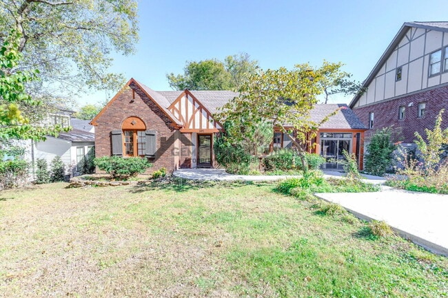 Photo - 502 32nd Ave S House